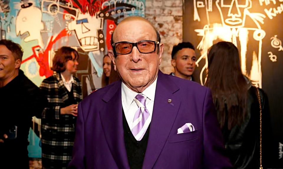 Clive Davis dies at 94