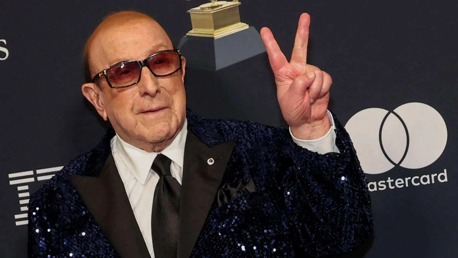 Clive Davis dies at 94