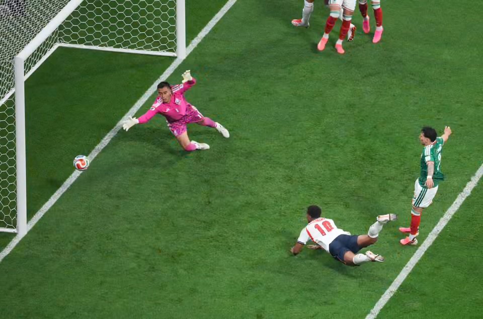 Mexico vs England: 10-Man England Survive World Cup Thriller to Reach Quarter-Finals 2 Mexico vs England