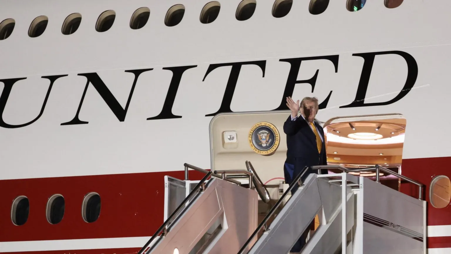 Trump air force one 